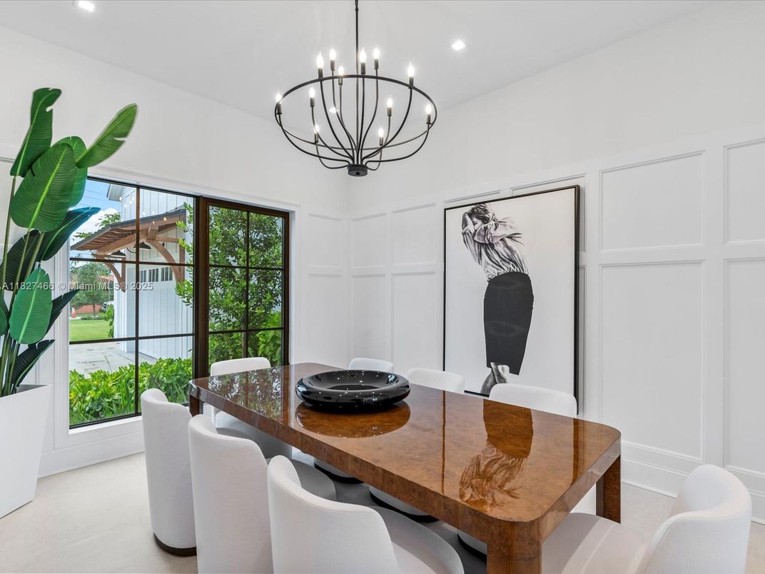Chandelier, Dining room, Interior, Recessed Lighting