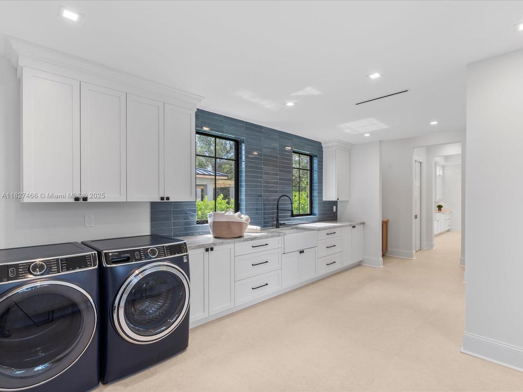 Interior, Recessed Lighting, Washer