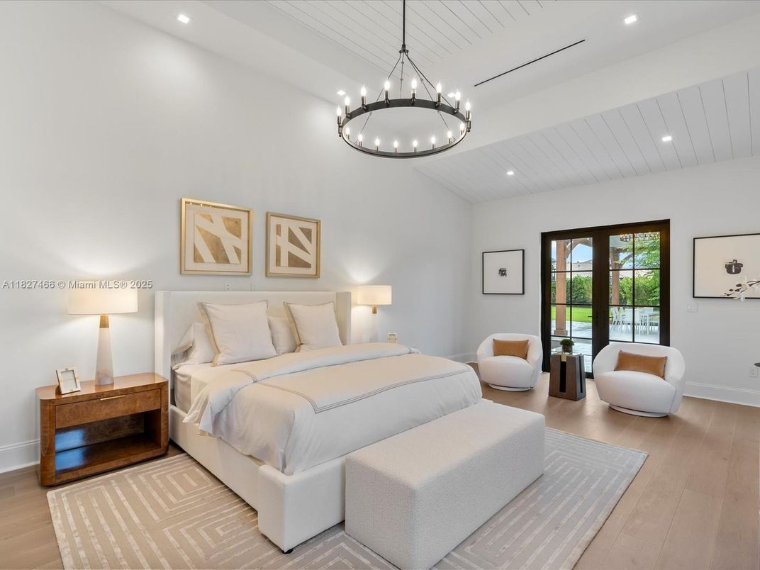 Bedroom, Interior, Pendant Lights, Recessed Lighting, Wood Texture Flooring