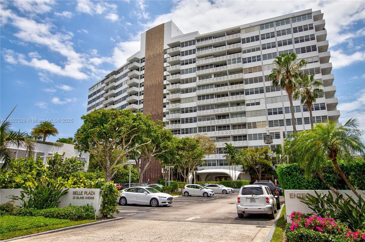 Exterior, Facade, Condo Building