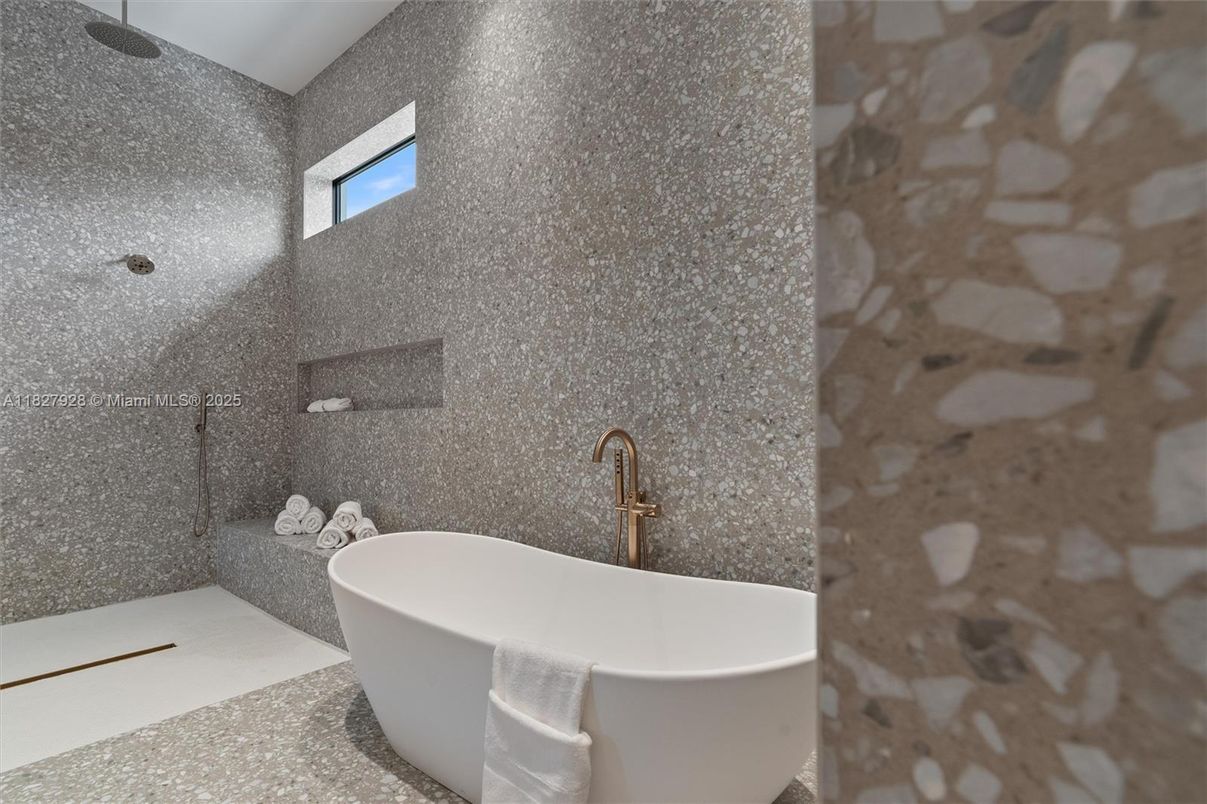 Bathroom, Free Standing Baths, Interior