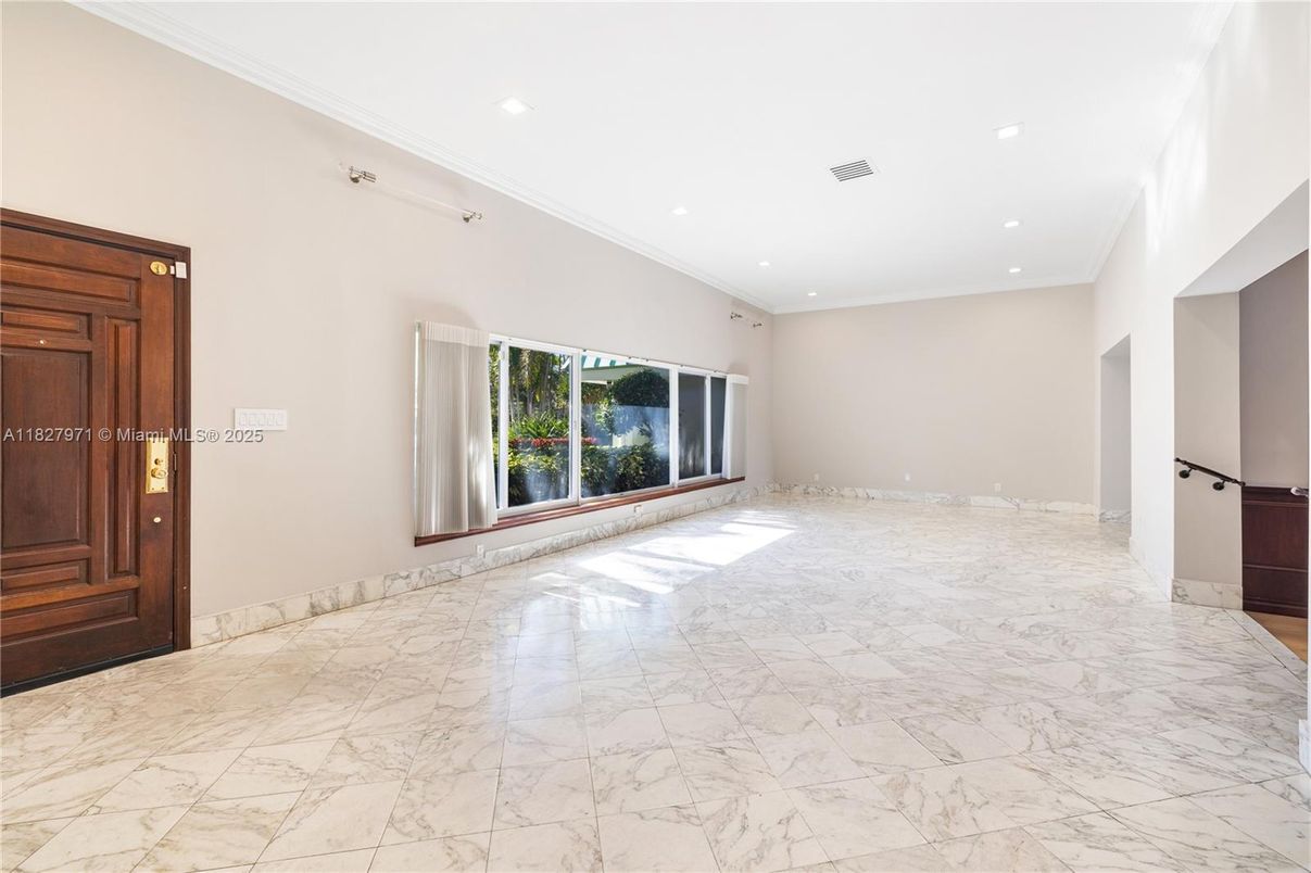 Empty room, Interior, Marble, Recessed Lighting