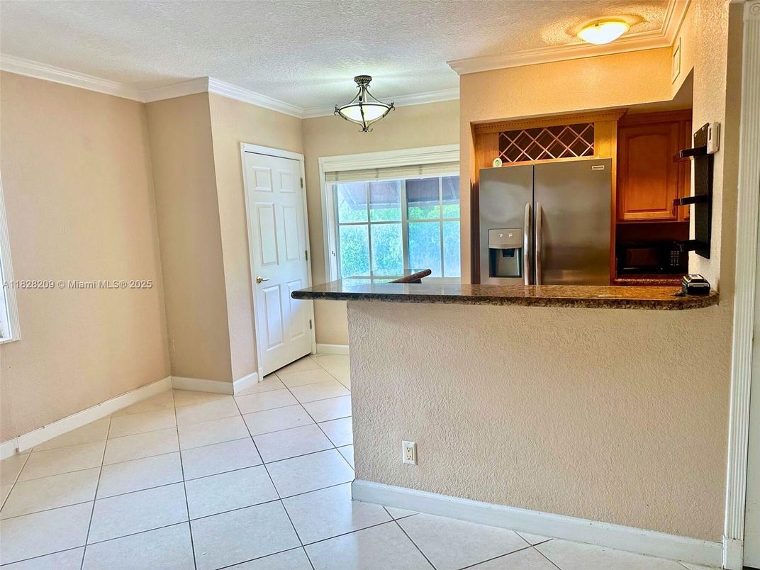 Interior, Stainless Steel Appliances