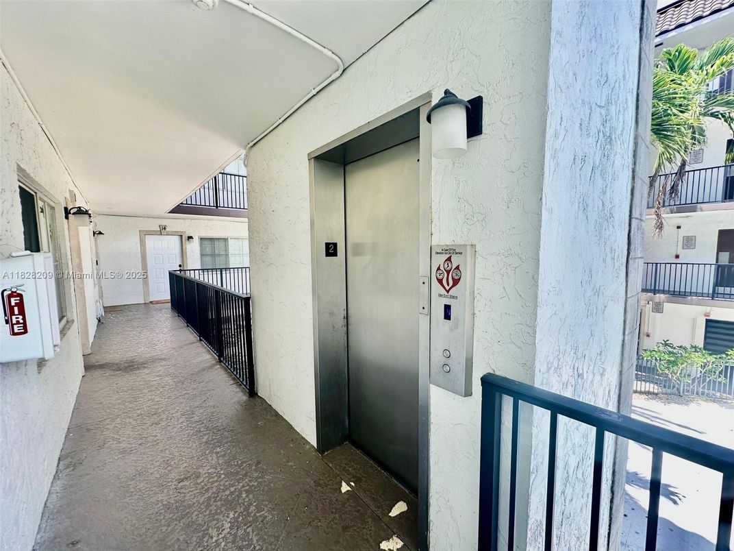 Elevator, Interior
