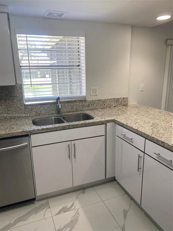 Interior, Kitchen, Marble, Recessed Lighting