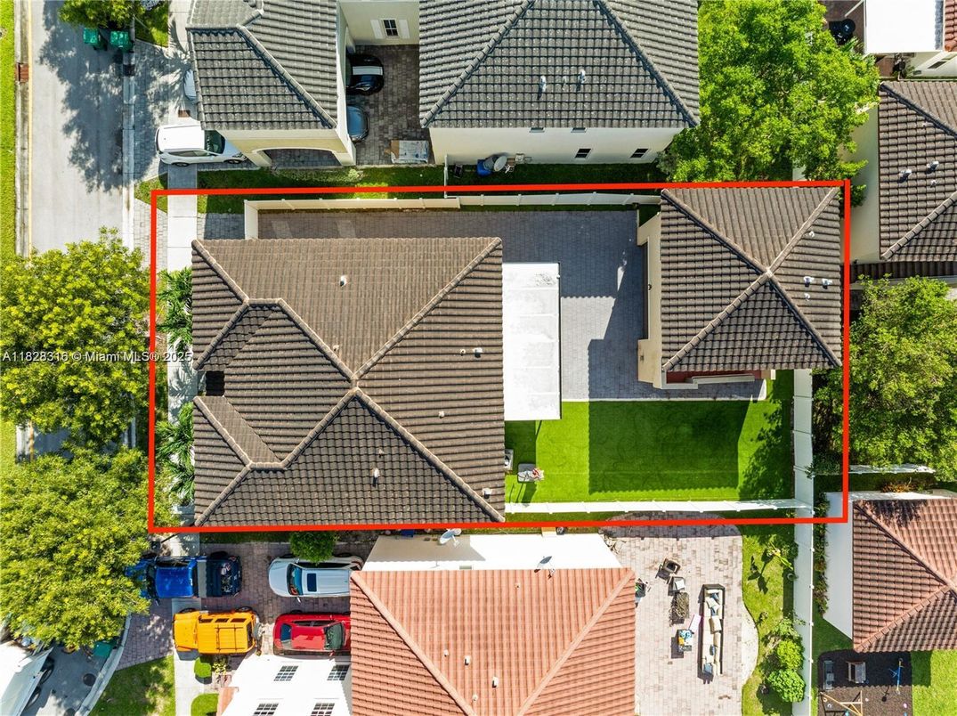 Exterior, Drone