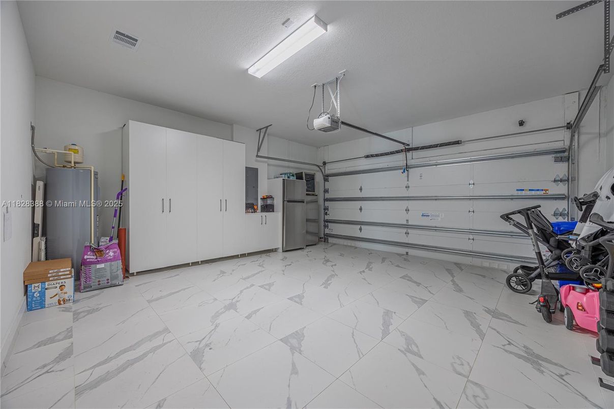Garage, Interior, Marble