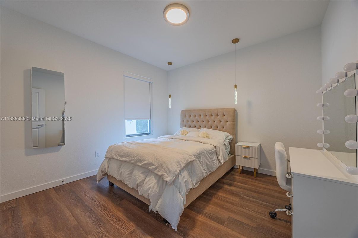 Bedroom, Interior, Pendant Lights, Wood Texture Flooring