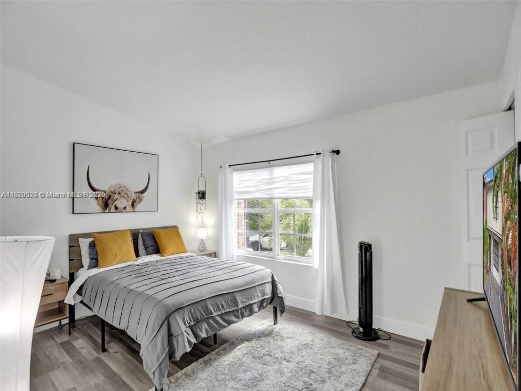 Bedroom, Interior, Pendant Lights, Wood Texture Flooring