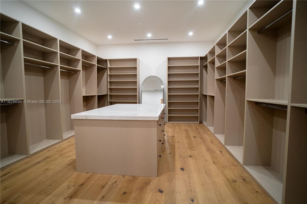 Interior, Recessed Lighting, Walk-in Closets, Wood Texture Flooring
