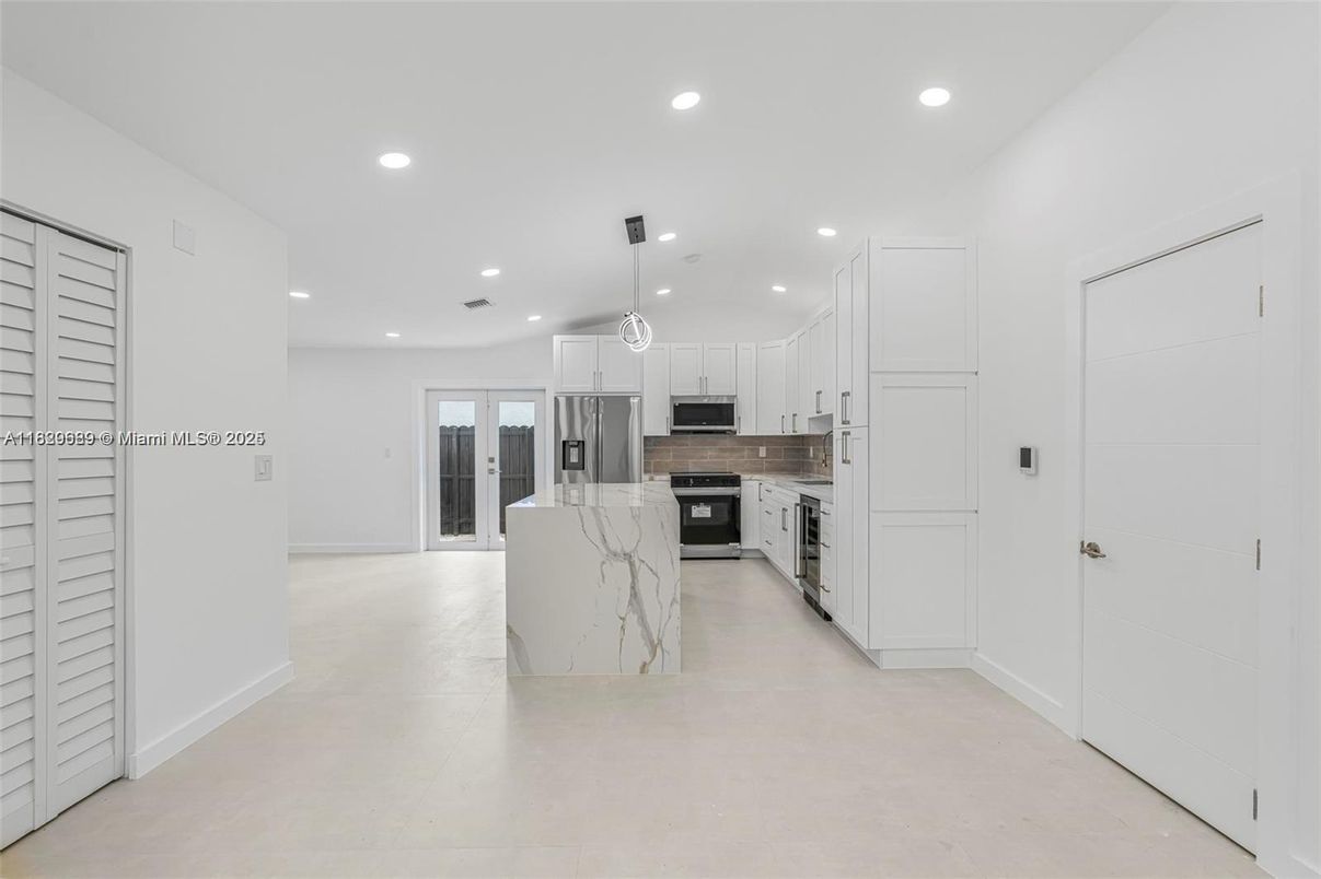 Interior, Kitchen, Pendant Lights, Recessed Lighting, Stainless Steel Appliances