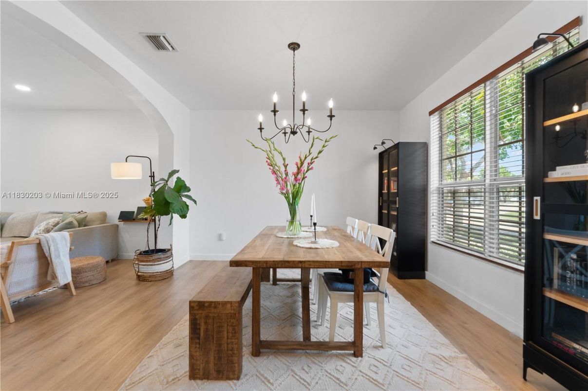 Chandelier, Dining room, Interior, Recessed Lighting, Wood Texture Flooring