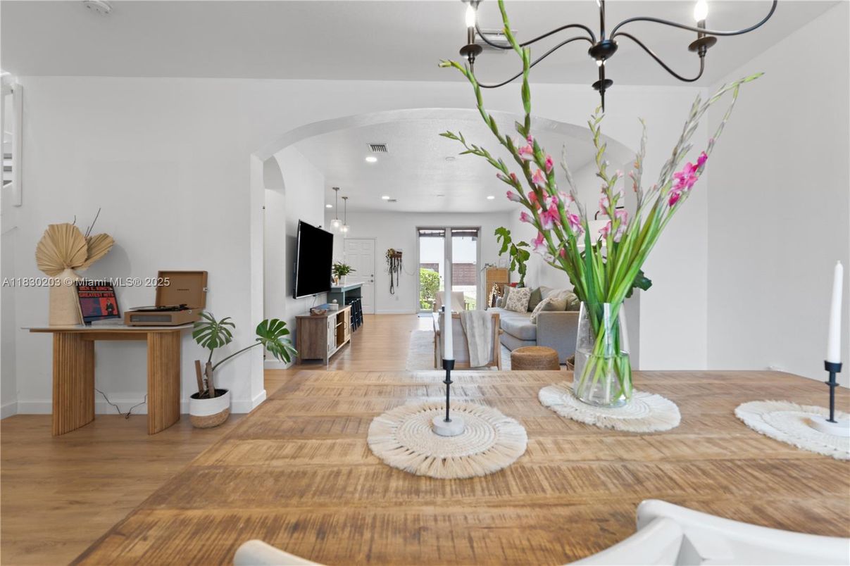 Dining room, Interior, Living room, Recessed Lighting, Wood Texture Flooring