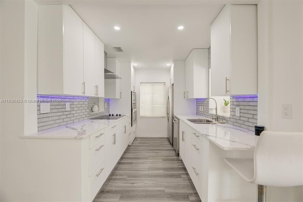 Interior, Kitchen, Recessed Lighting, Wood Texture Flooring