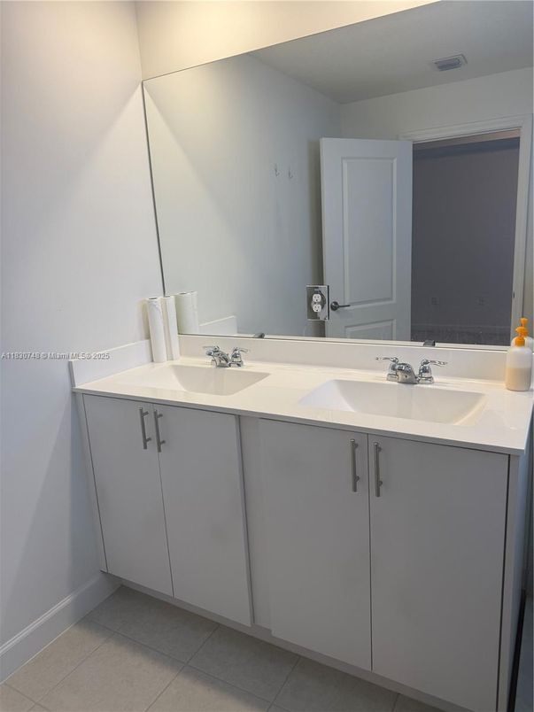 Bathroom, Dual Sink Vanities, Interior