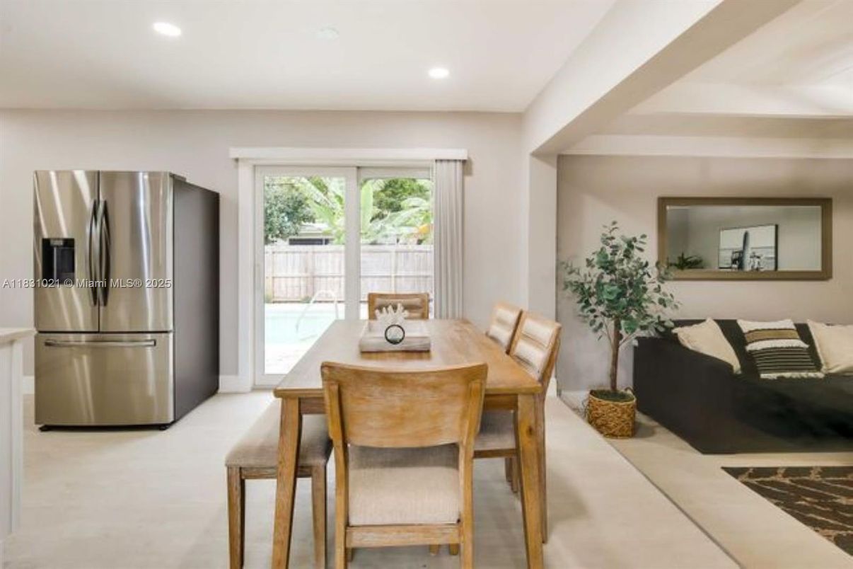 Dining room, Interior, Kitchen, Recessed Lighting, Stainless Steel Appliances