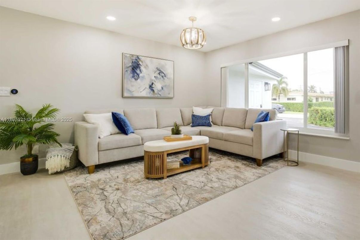Interior, Living room, Pendant Lights, Recessed Lighting, Wood Texture Flooring