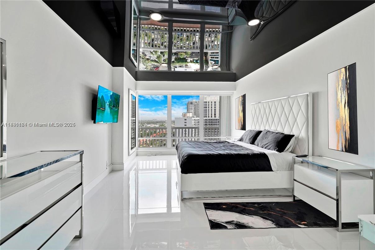 Bedroom, Interior, Recessed Lighting