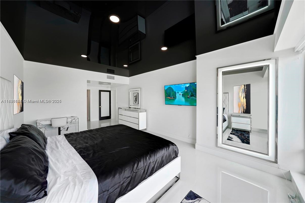 Bedroom, Interior, Recessed Lighting