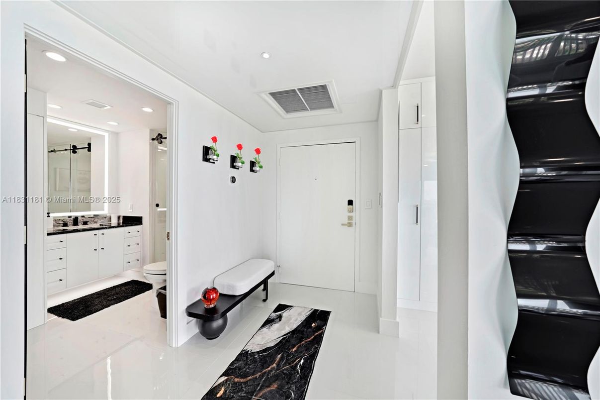 Bathroom, Interior, Recessed Lighting