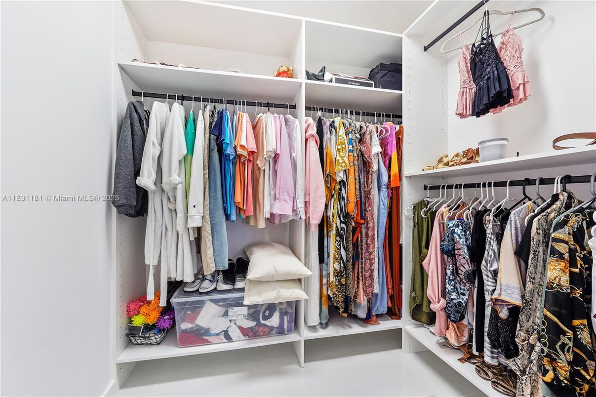 Interior, Walk-in Closets