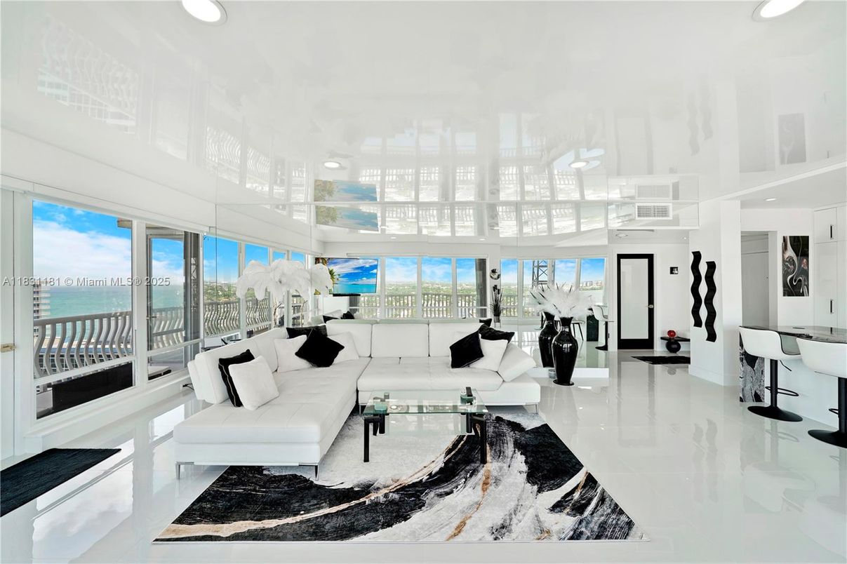 Interior, Living room, Recessed Lighting, Water