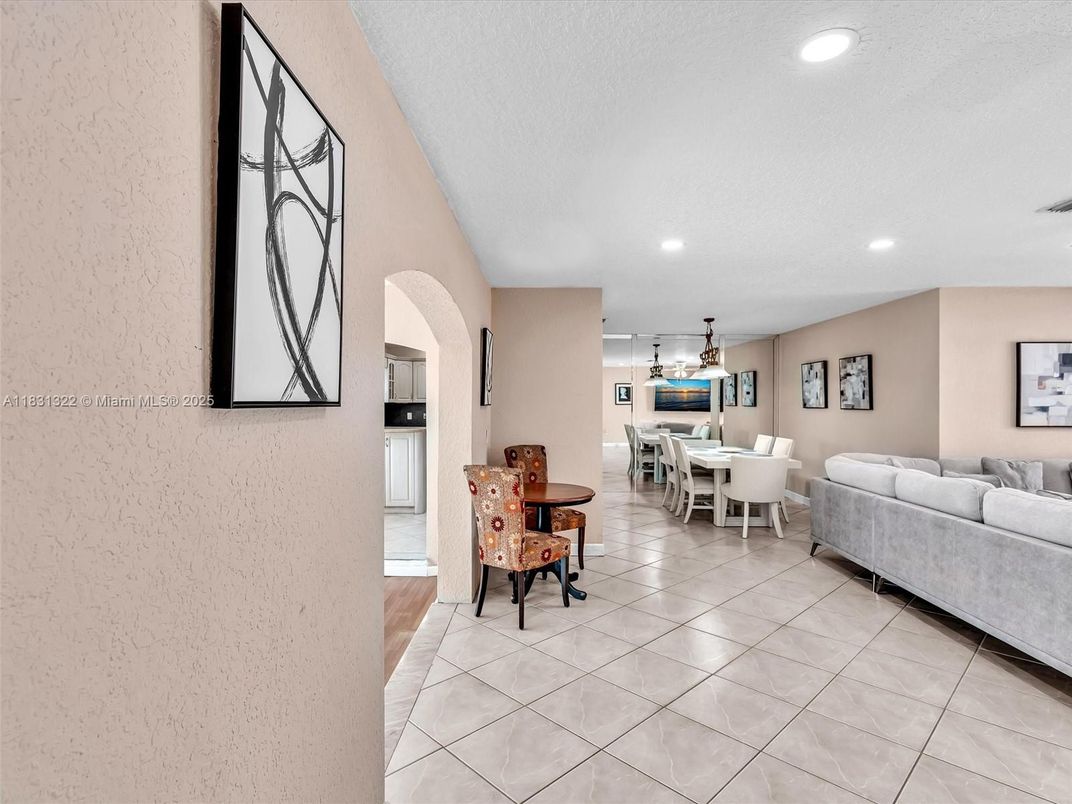 Dining room, Interior, Living room, Pendant Lights, Recessed Lighting, Wood Texture Flooring