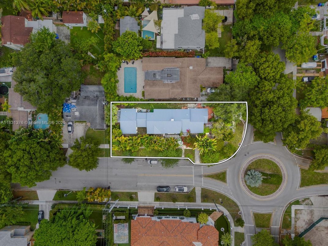 Exterior, Drone