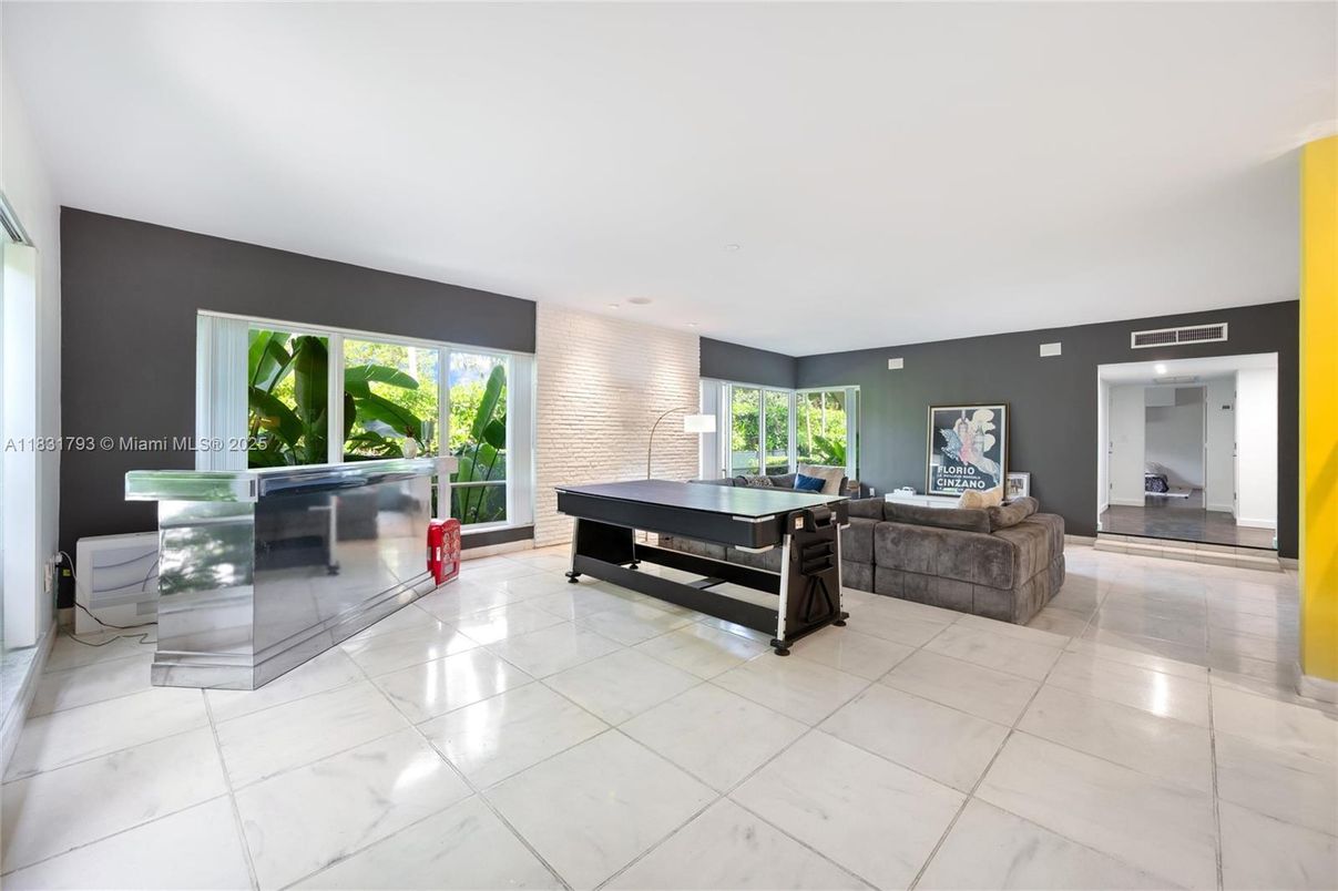 Game Room, Interior, Marble