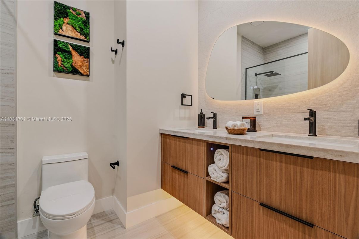 Bathroom, Dual Sink Vanities, Interior, Wood Texture Flooring