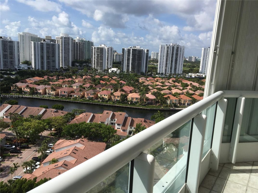 Exterior, Other, Skyline