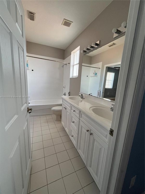 Bathroom, Dual Sink Vanities, Interior