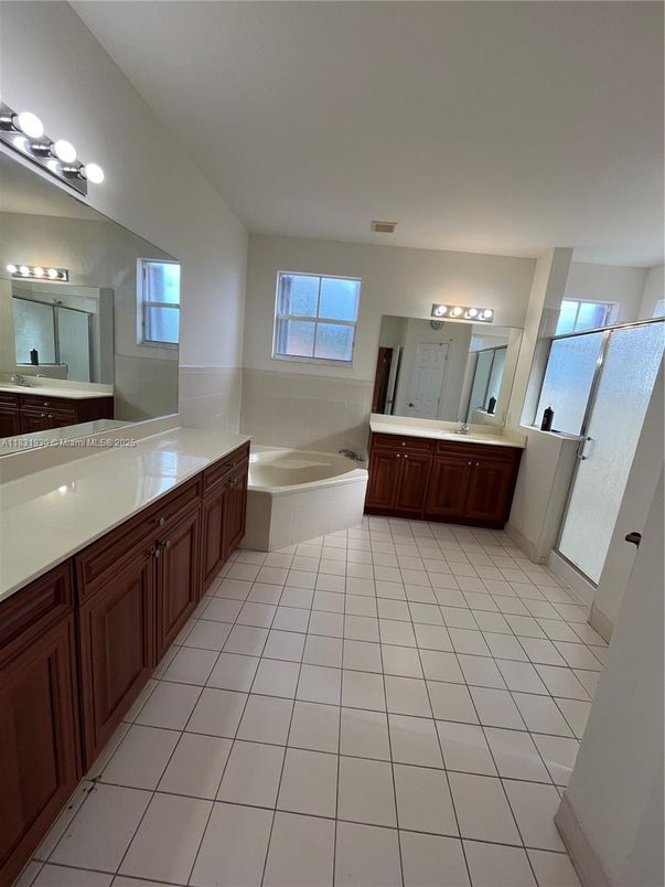 Bathroom, Dual Sink Vanities, Interior