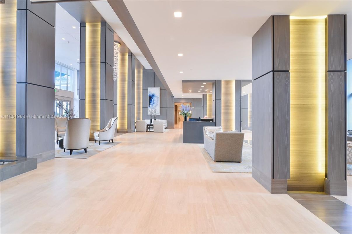 Interior, Recessed Lighting, Wood Texture Flooring