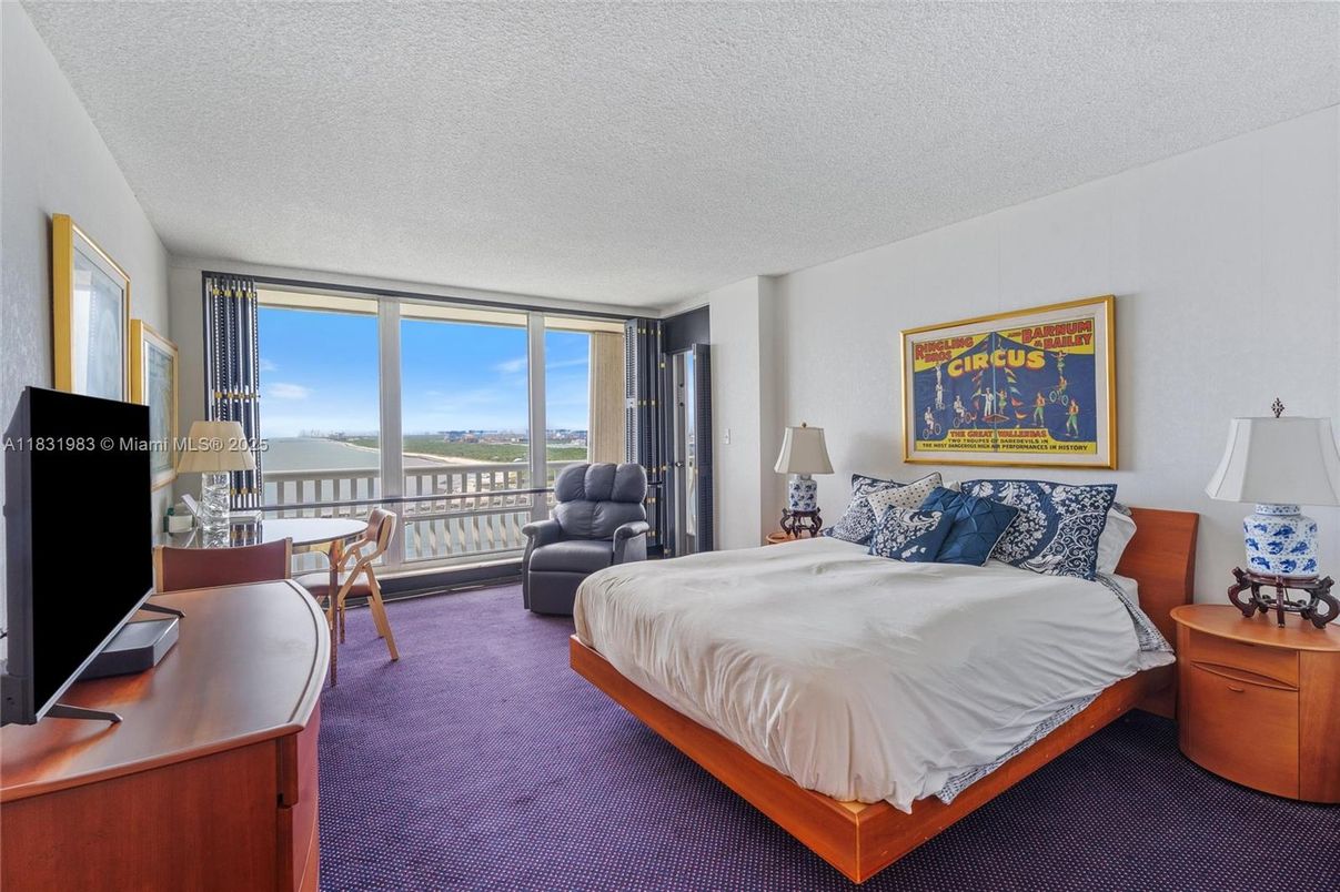 Bedroom, Home Office, Interior, Water