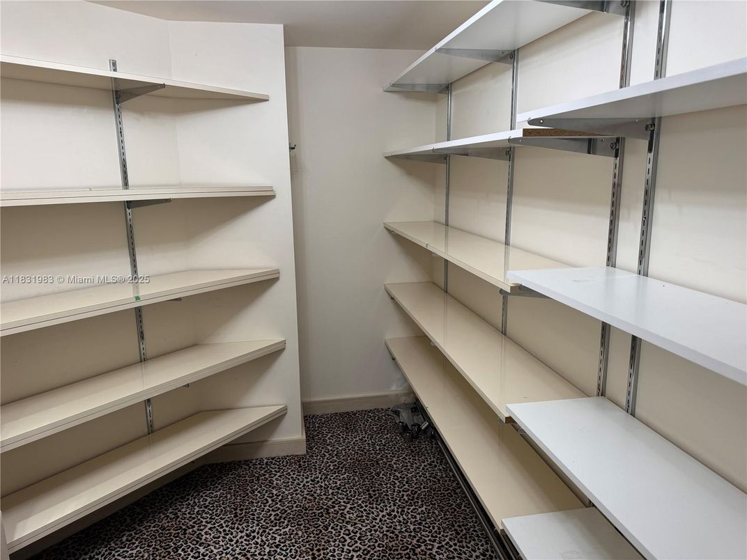 Interior, Walk-in Closets