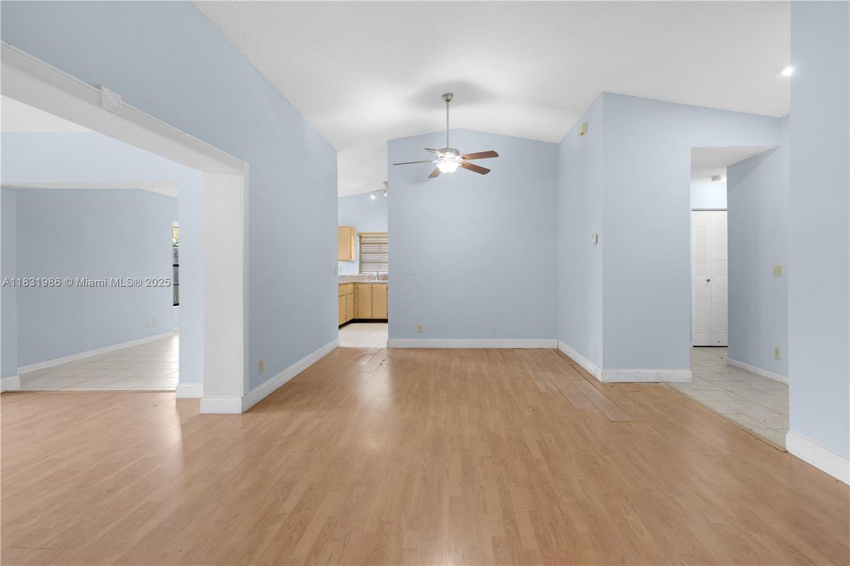 Empty room, Interior, Recessed Lighting, Wood Texture Flooring