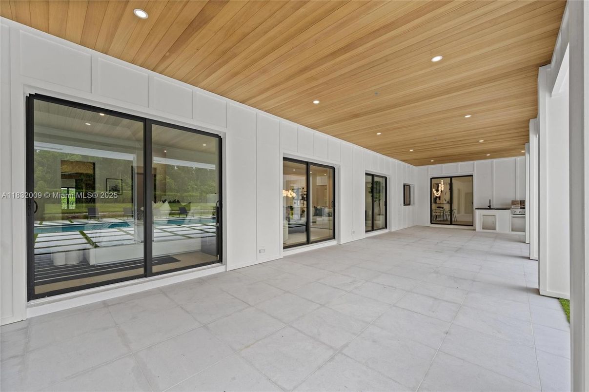 Exterior, Outdoor Kitchen