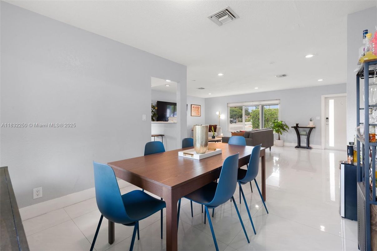 Dining room, Interior, Recessed Lighting