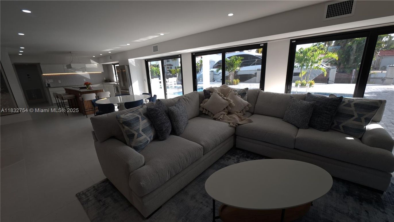 Dining room, Interior, Kitchen, Living room, Pendant Lights, Recessed Lighting