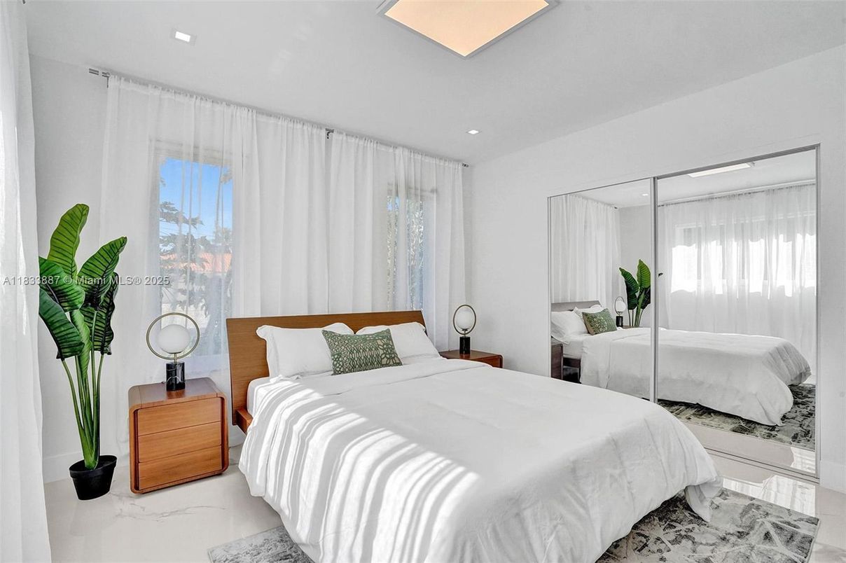 Bedroom, Interior, Marble, Recessed Lighting