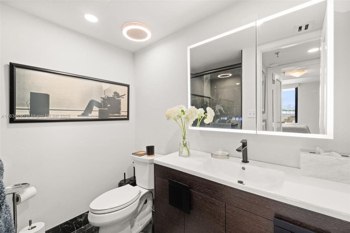Bathroom, Interior, Recessed Lighting