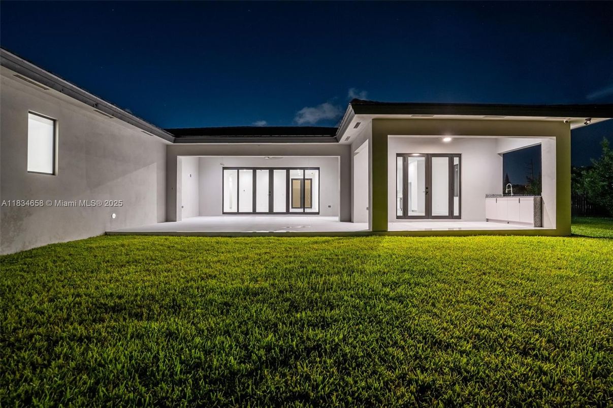 Backyard, Exterior