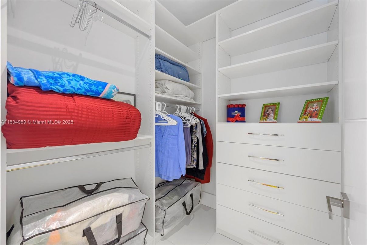 Interior, Walk-in Closets