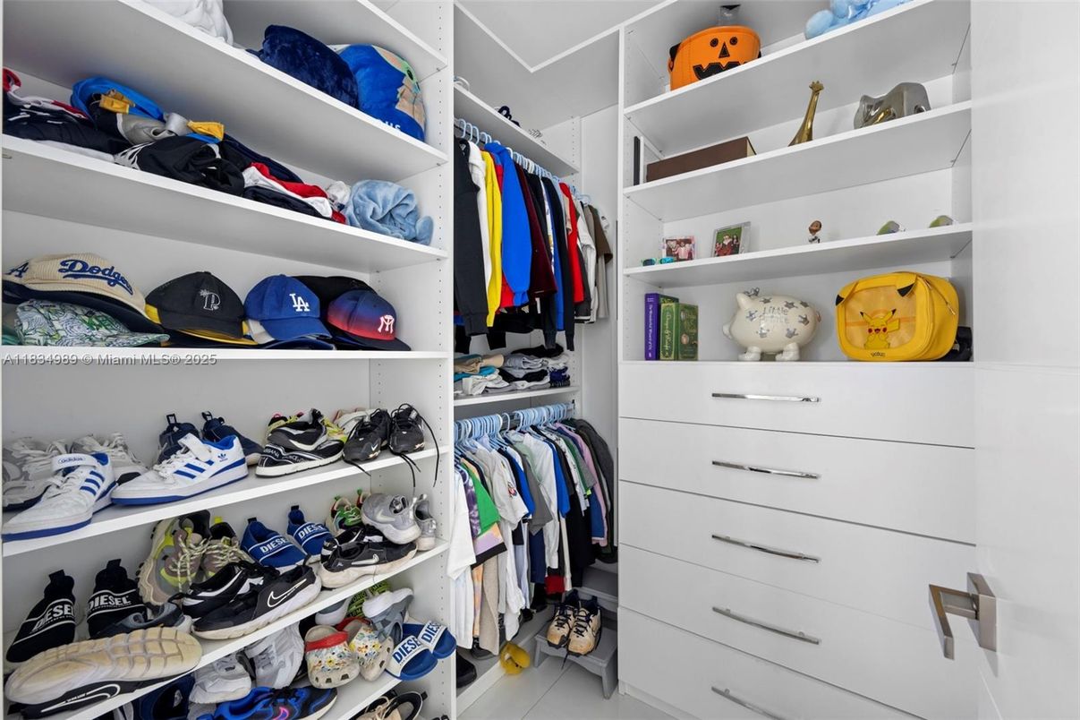 Interior, Walk-in Closets