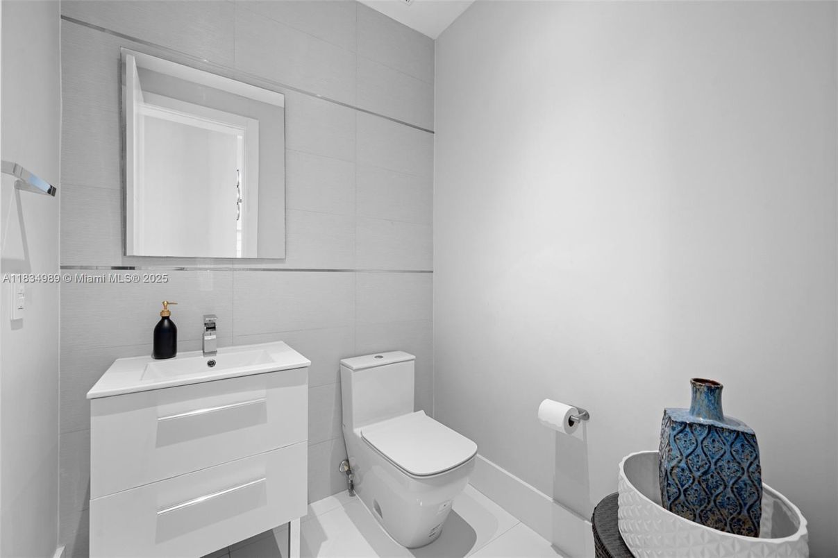 Bathroom, Interior