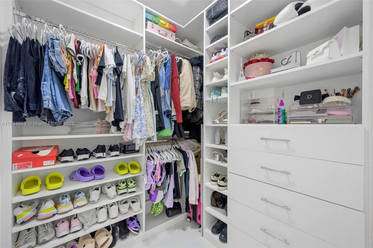 Interior, Walk-in Closets