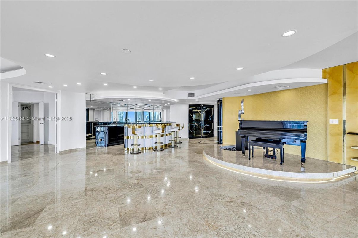 Interior, Piano, Recessed Lighting