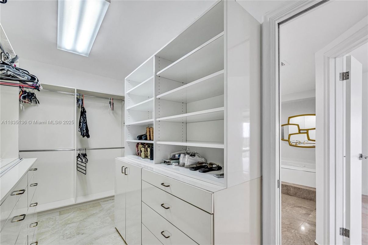 Interior, Walk-in Closets