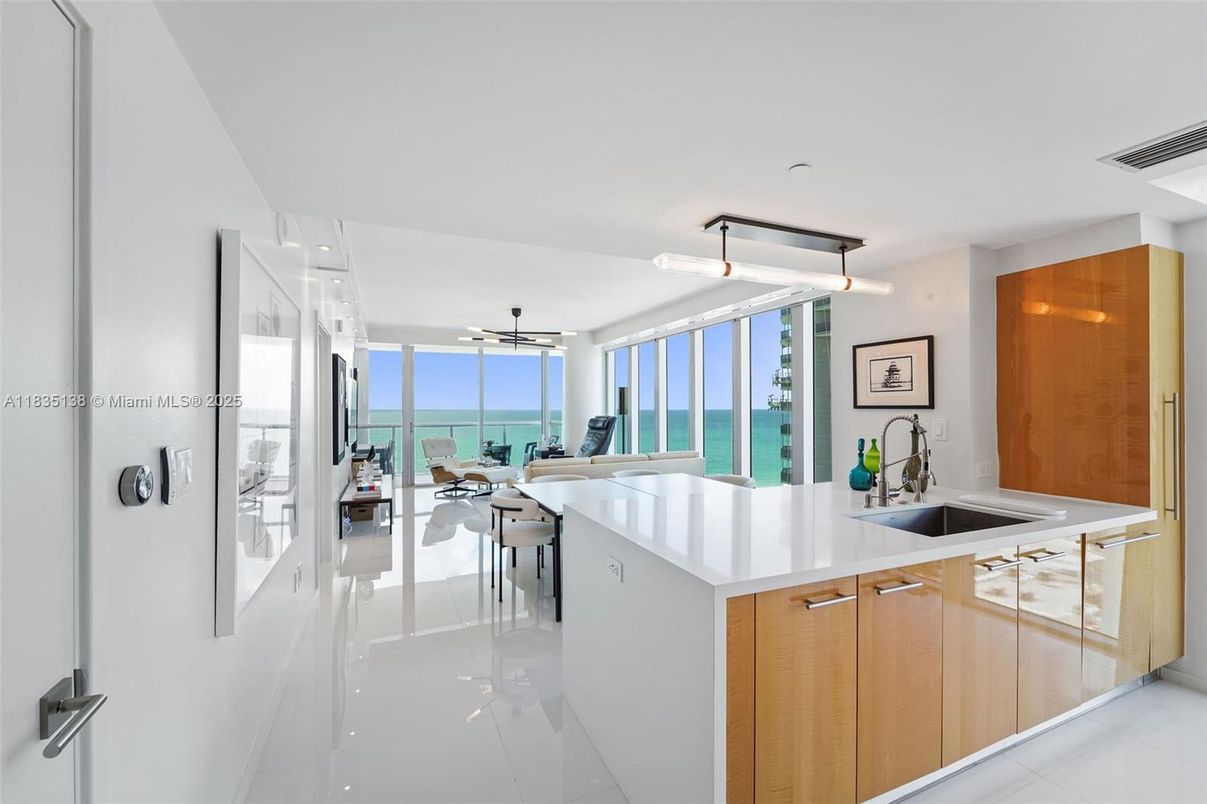Dining room, Interior, Kitchen, Water